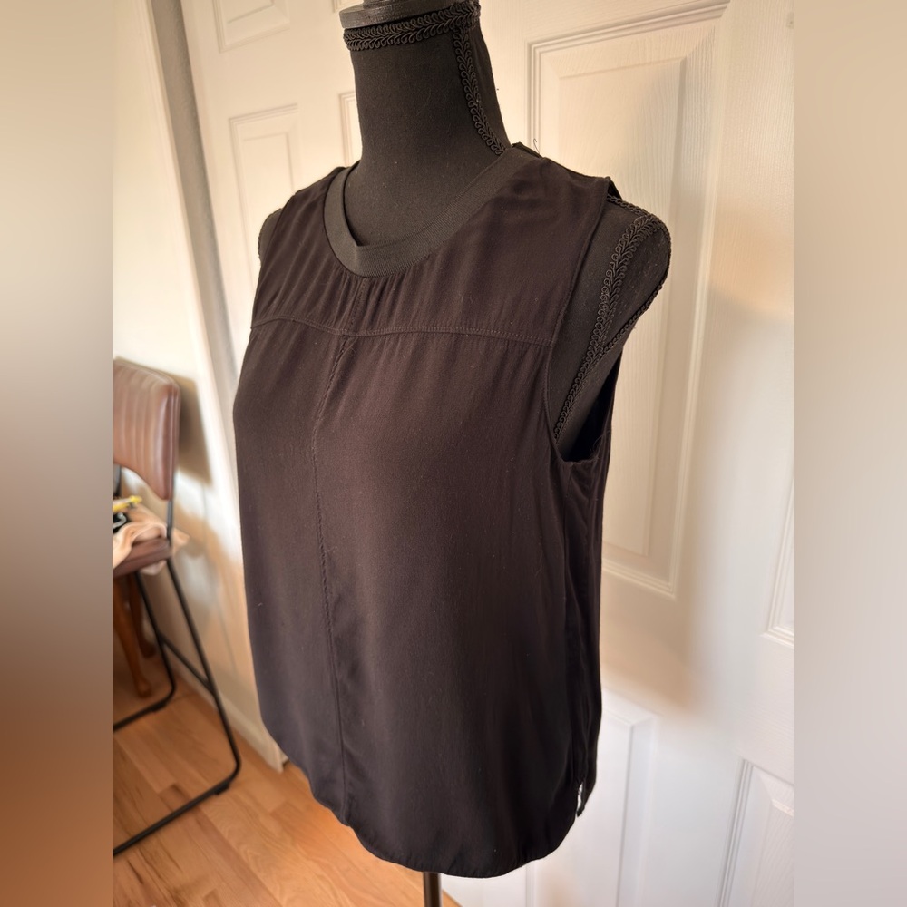 Current Air Sleeveless Black Top